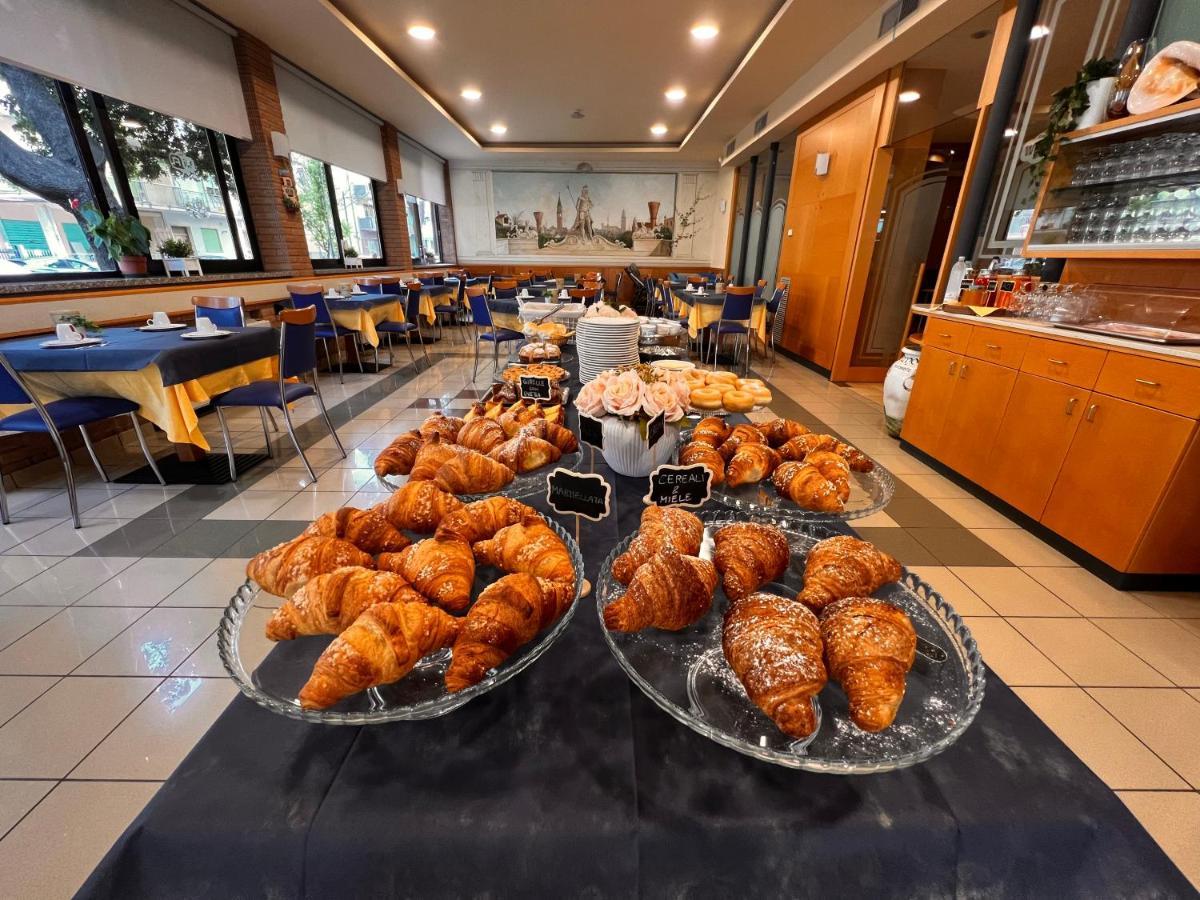 סוטומרינה Hotel Nettuno מראה חיצוני תמונה