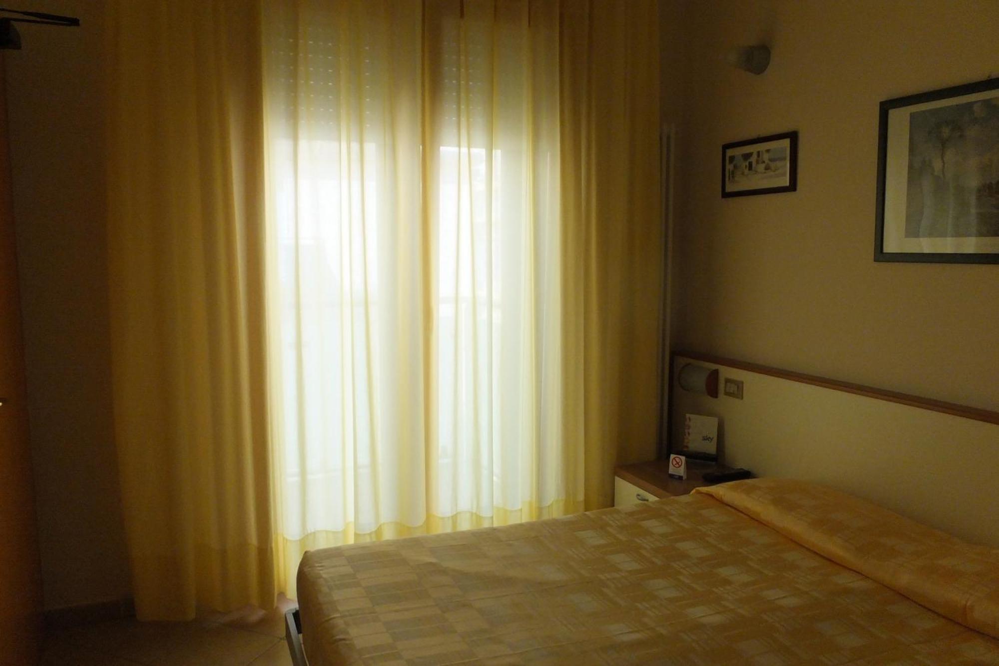סוטומרינה Hotel Nettuno מראה חיצוני תמונה