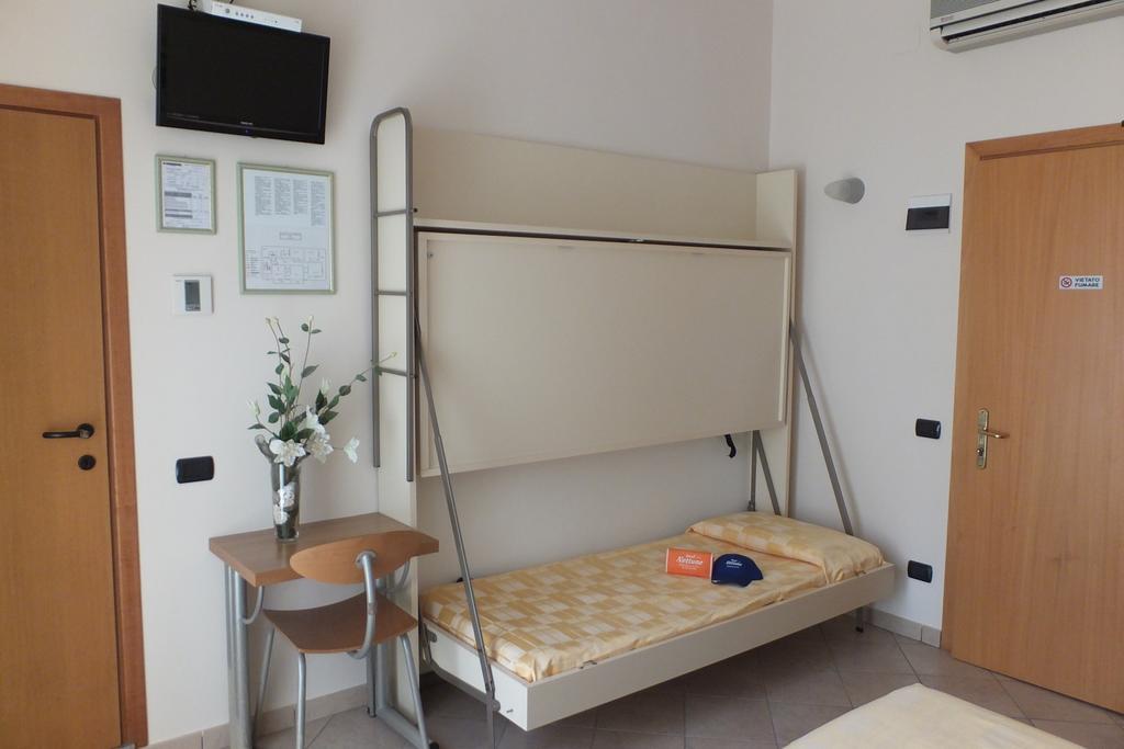 סוטומרינה Hotel Nettuno חדר תמונה