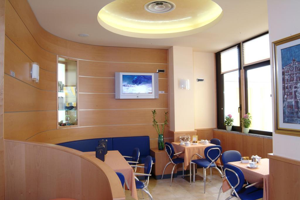 סוטומרינה Hotel Nettuno מראה חיצוני תמונה